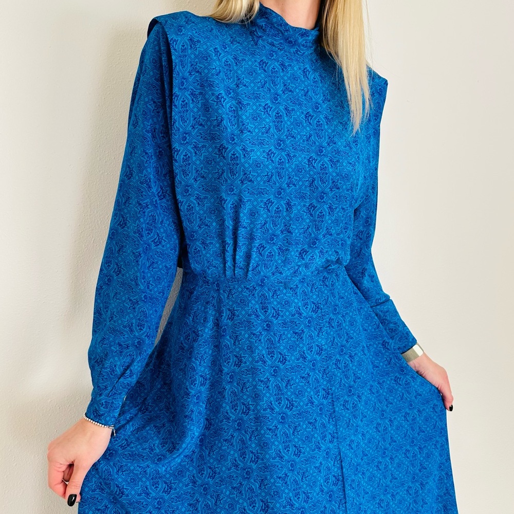 Vintage Liz Claiborne blue print long sleeve 100% silk midi dress - Picture 7 of 15